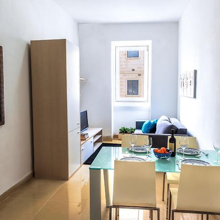 Stylish St.Julians 2 Bedroom Apartment For Rent In The City Centre With Terrace St. Julian's Exterior foto