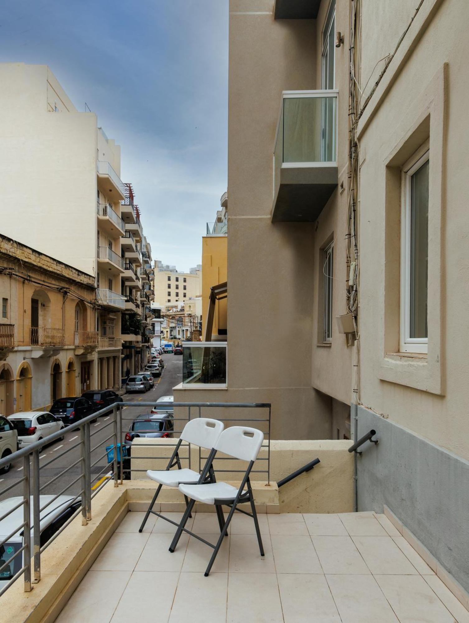 Stylish St.Julians 2 Bedroom Apartment For Rent In The City Centre With Terrace St. Julian's Exterior foto